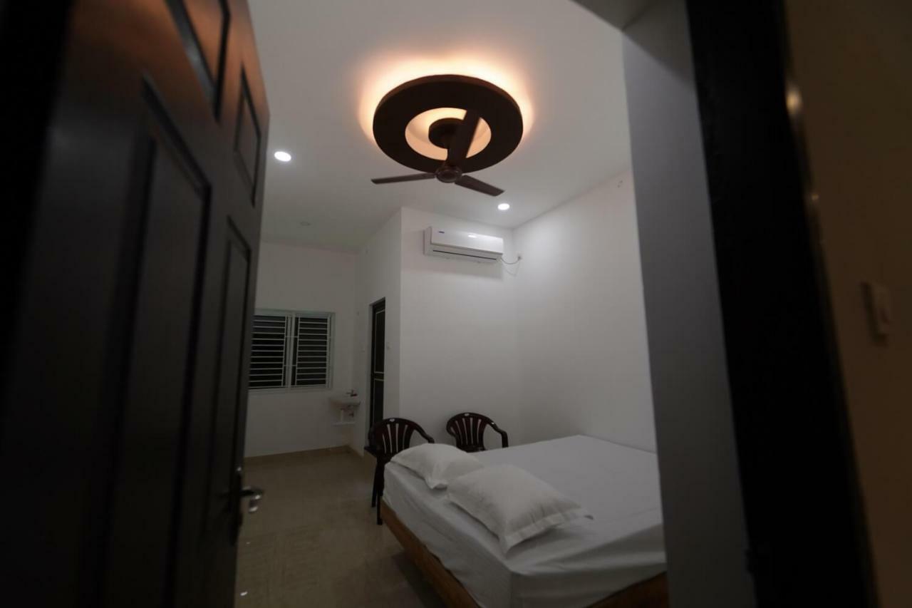 Vg Mahal Hotel Tiruchirappalli Exterior photo